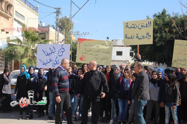 فيديو: رئيس البلدية في المسيرة التضامنية مع الاستاذ طارق ورسالة الى الشرطة  تحصيلكم وانجازاتكم في السنوات الاخيرة صفر   